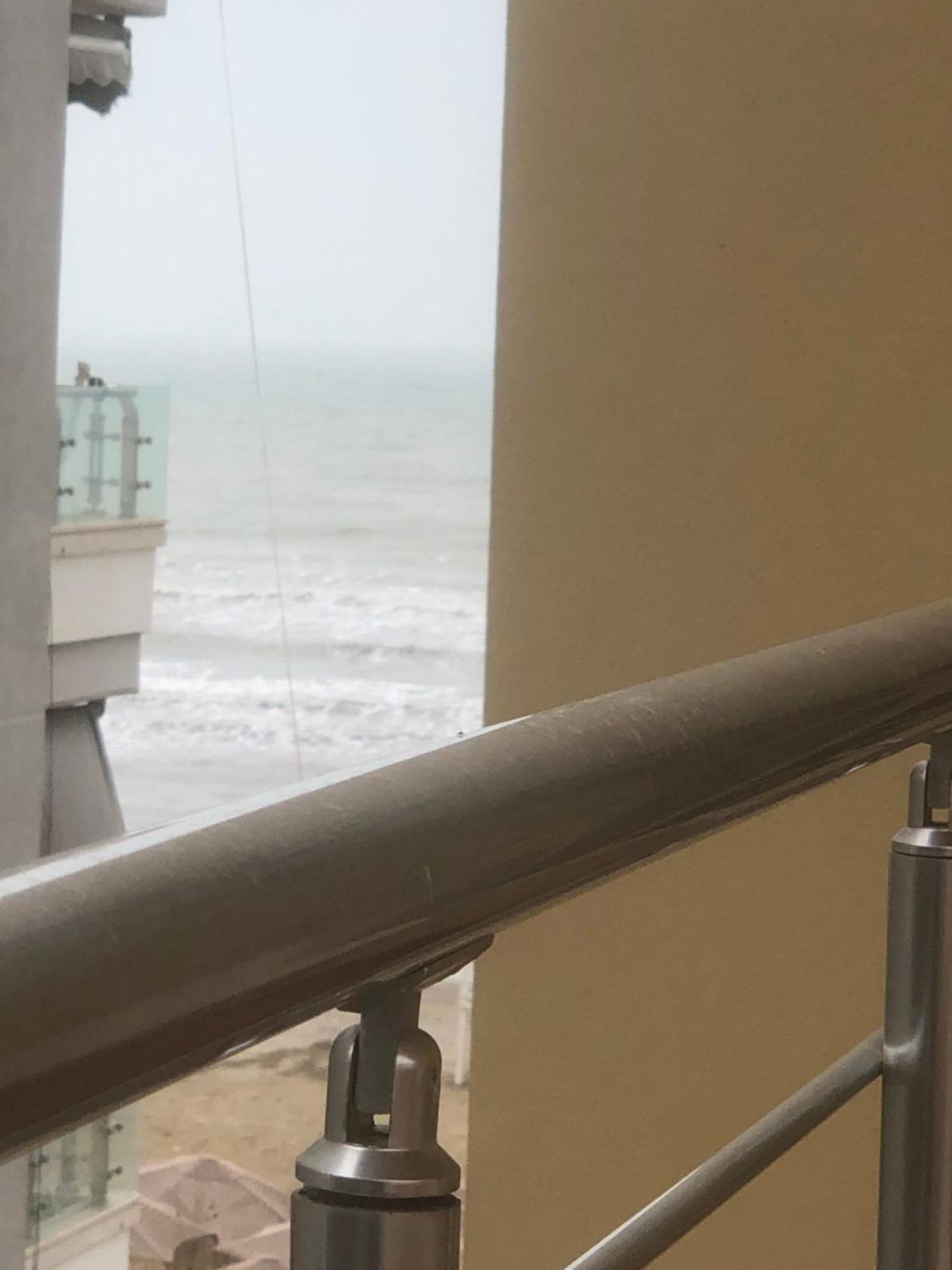 Sun & Sea Apartment Durrës Esterno foto