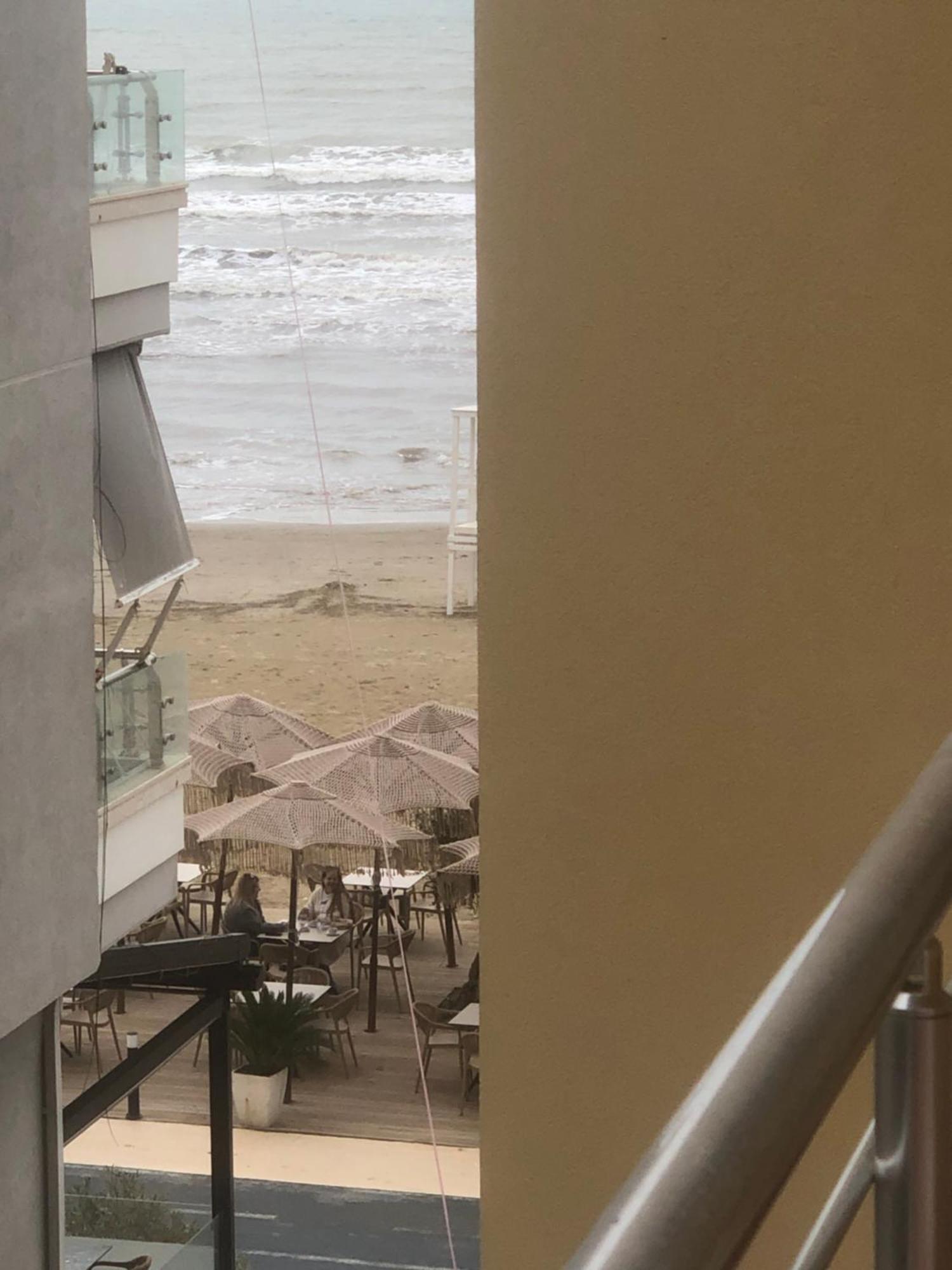 Sun & Sea Apartment Durrës Esterno foto